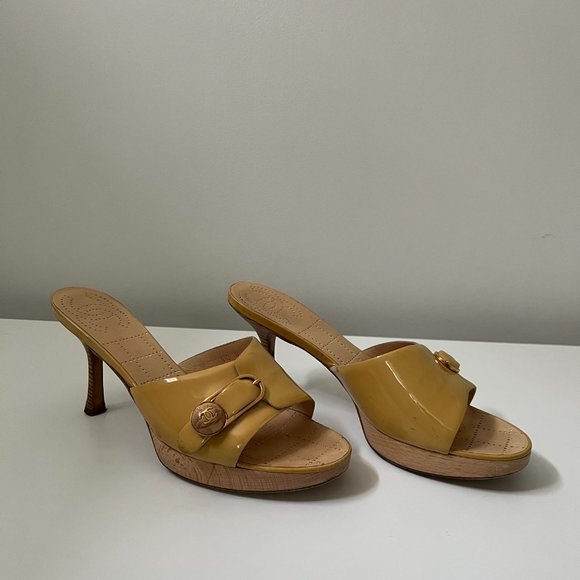 CHANEL Vintage Slides - Picture 4 of 16